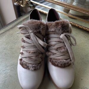 Hispanitas Leather Lace-Up Shoe with Faux Fur Detail